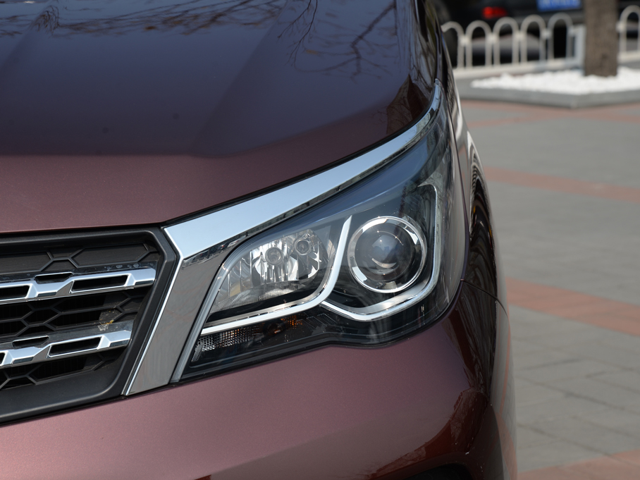 實拍東風啟辰M50V