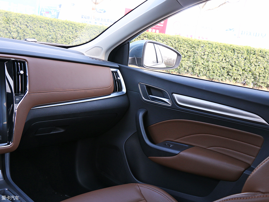 向上的又一步 上汽榮威i6 20T品質測試