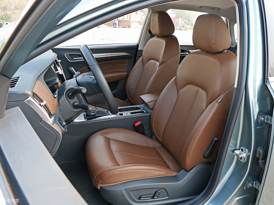 向上的又一步 上汽榮威i6 20T品質測試