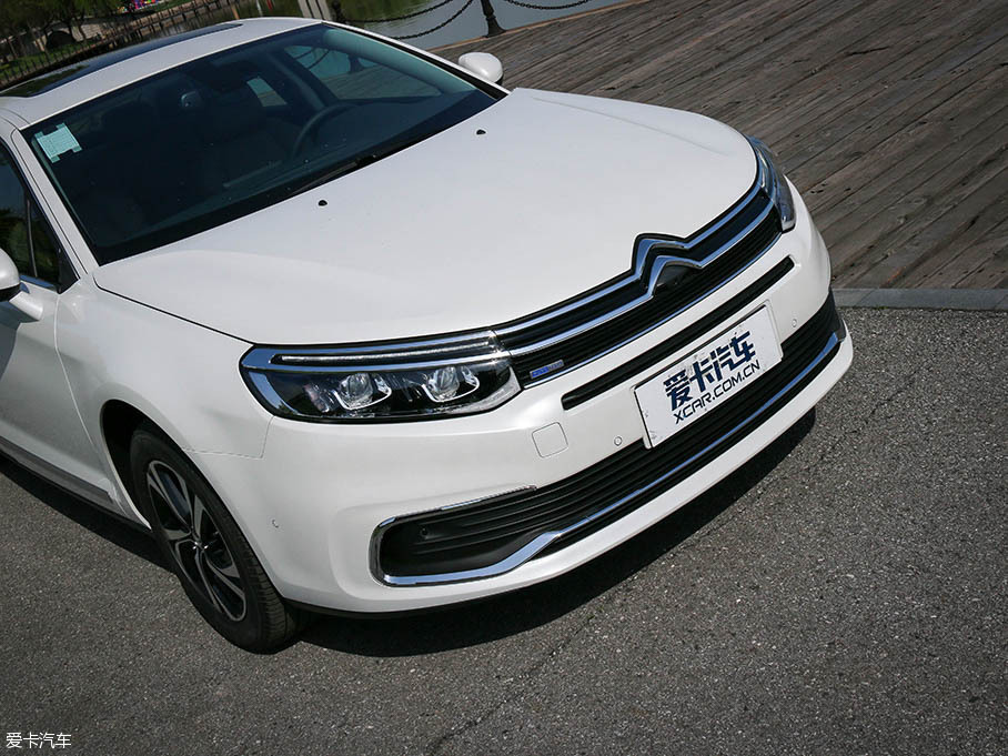 實拍東風雪鐵龍第三代C5