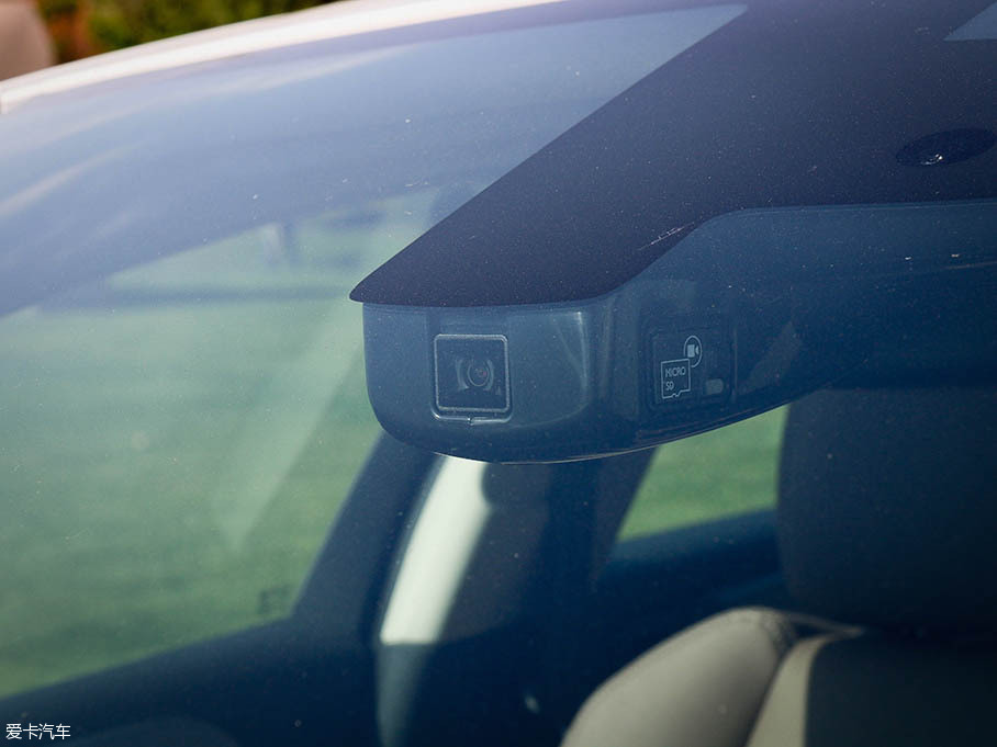 實拍東風雪鐵龍第三代C5