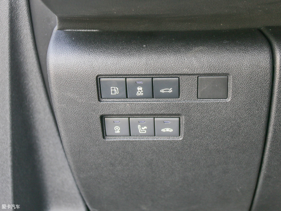 實拍東風雪鐵龍第三代C5