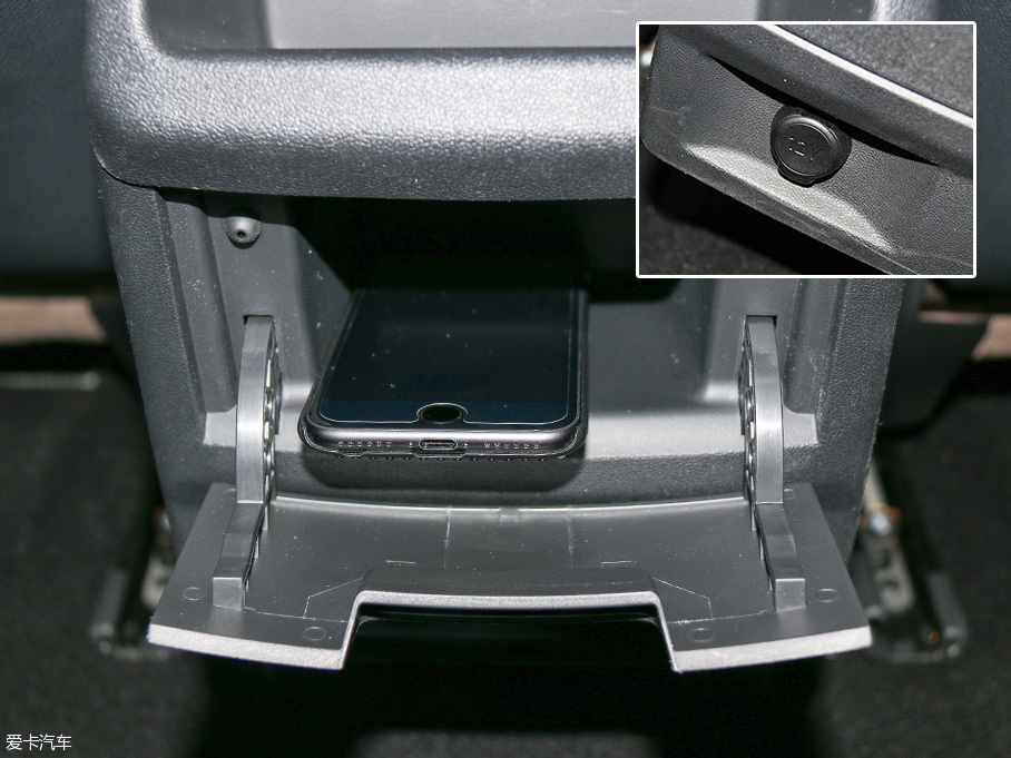 實拍東風雪鐵龍第三代C5