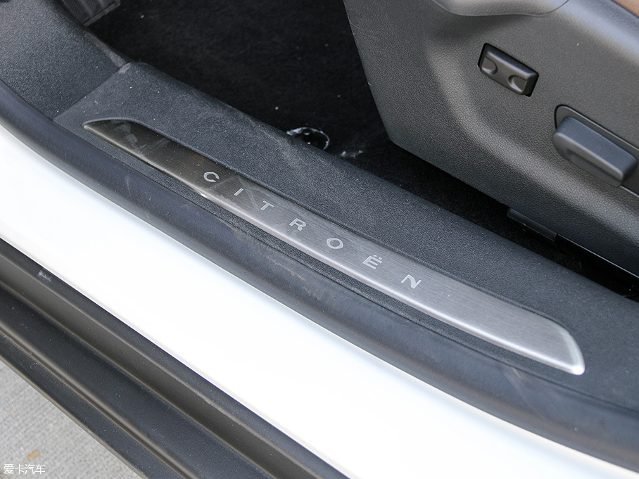 實拍東風雪鐵龍第三代C5