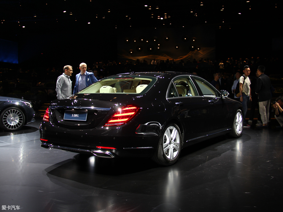 三道杠遇上尖子生 奔馳S對比雷克薩斯LS