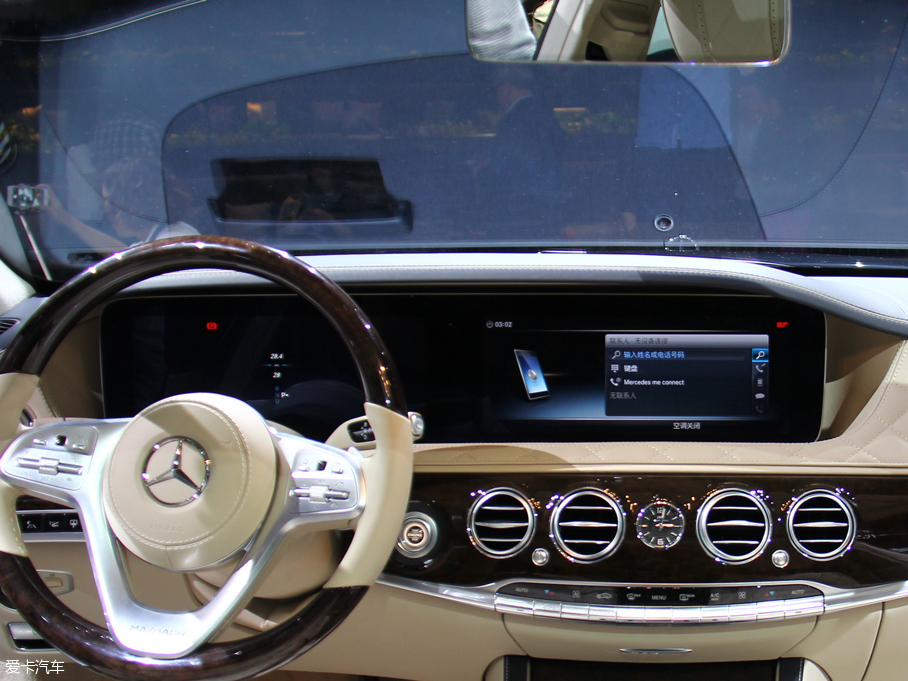 三道杠遇上尖子生 奔馳S對比雷克薩斯LS