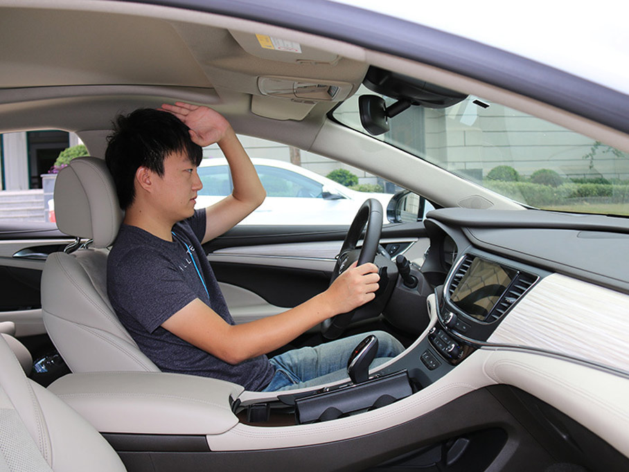 四款混合動(dòng)力中型轎車