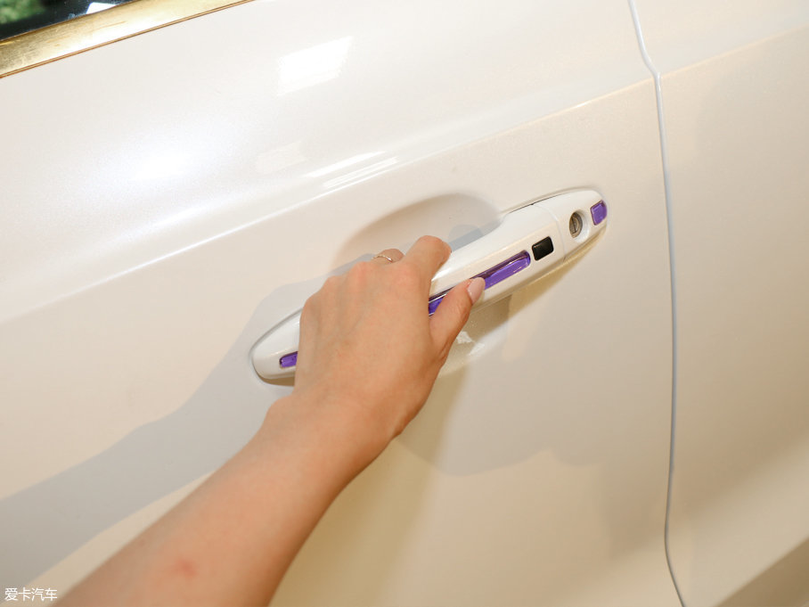 實拍眾泰SR7－GAL