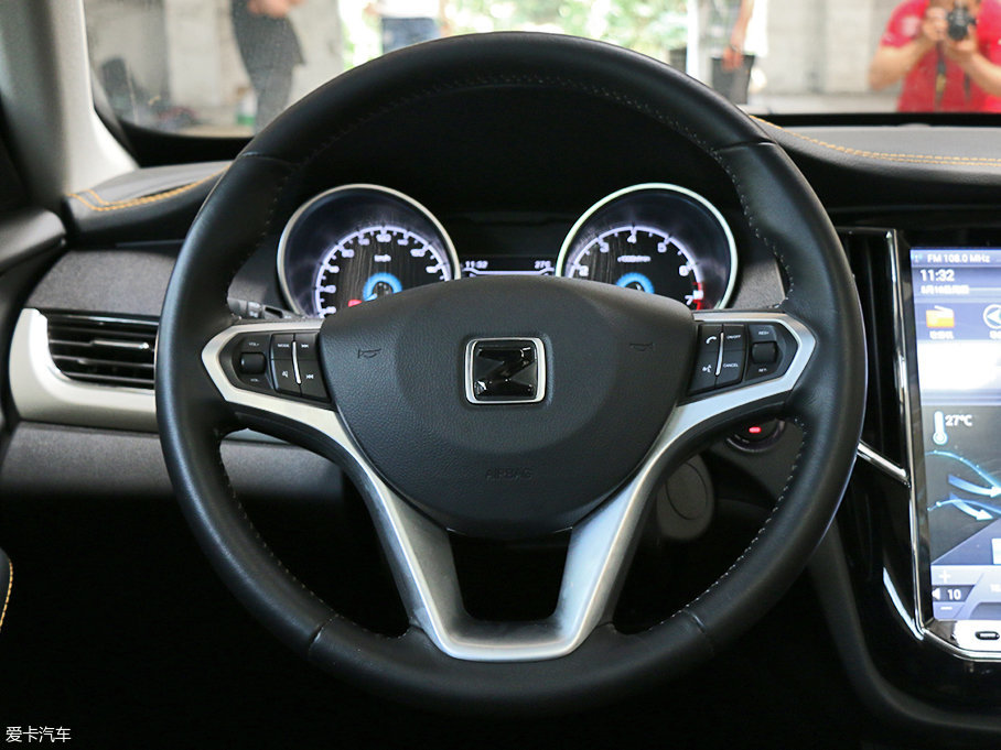 實拍眾泰SR7－GAL