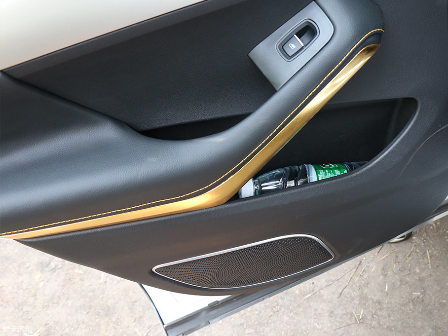 實拍眾泰SR7－GAL