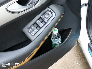 實拍眾泰SR7－GAL