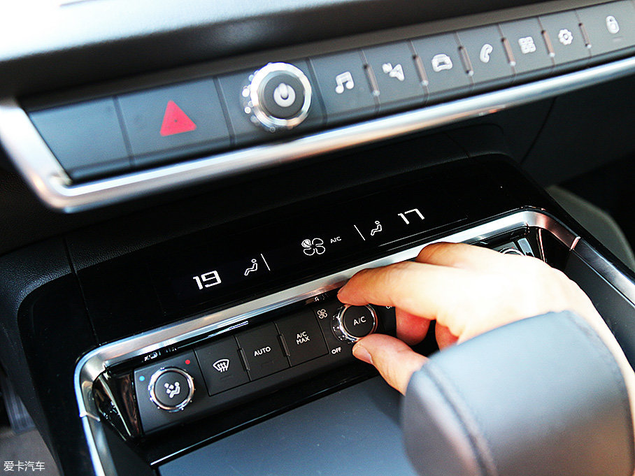 實拍東風雪鐵龍新款C5