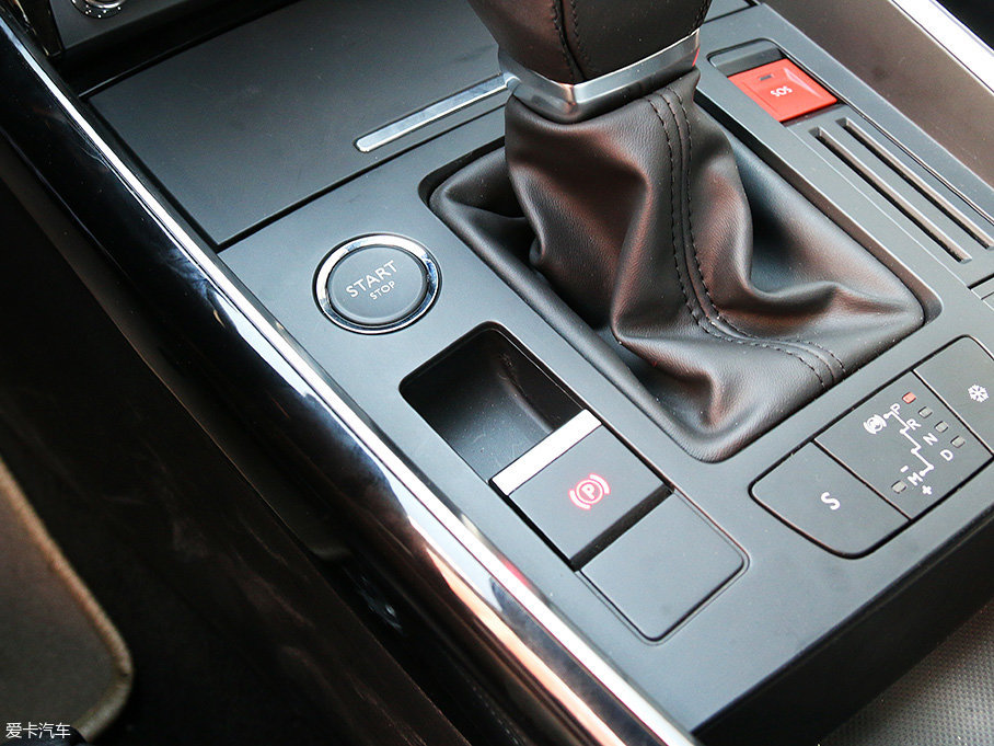 實拍東風雪鐵龍新款C5