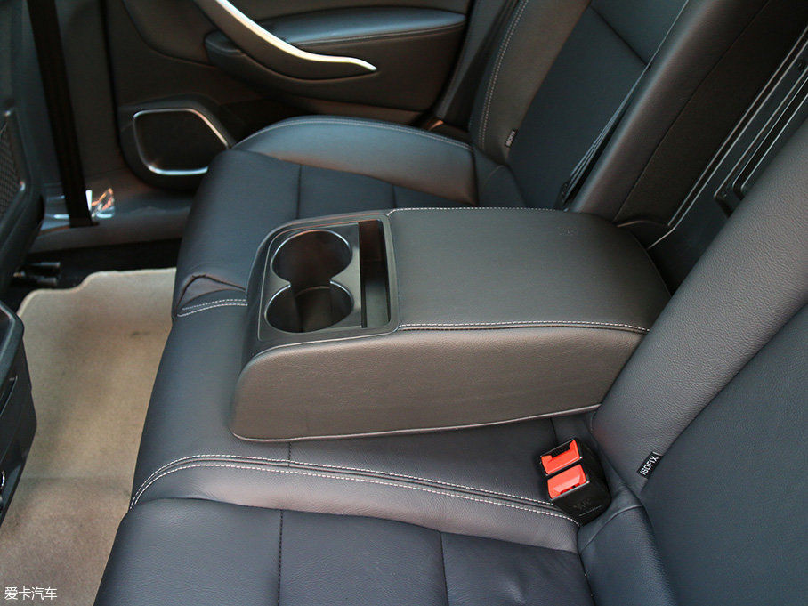 實拍東風(fēng)雪鐵龍新款C5