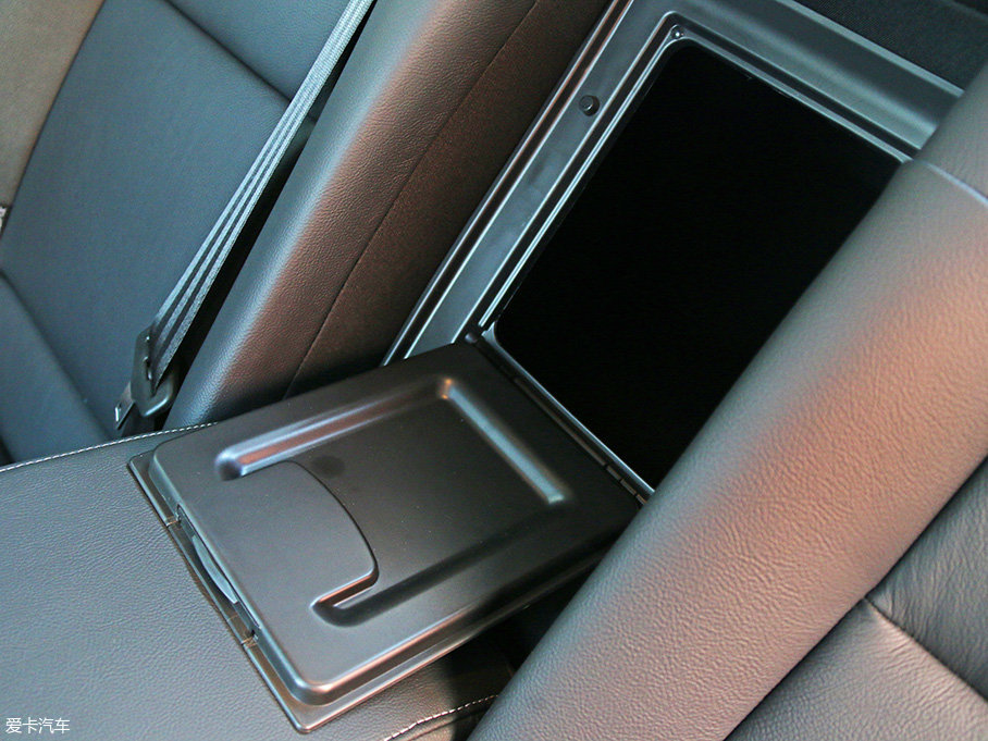 實拍東風(fēng)雪鐵龍新款C5