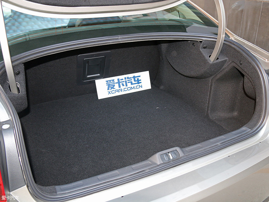 實拍東風(fēng)雪鐵龍新款C5