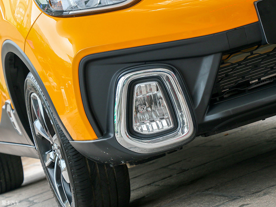 實拍東風風神AX4