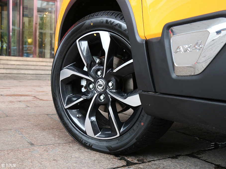 實拍東風風神AX4