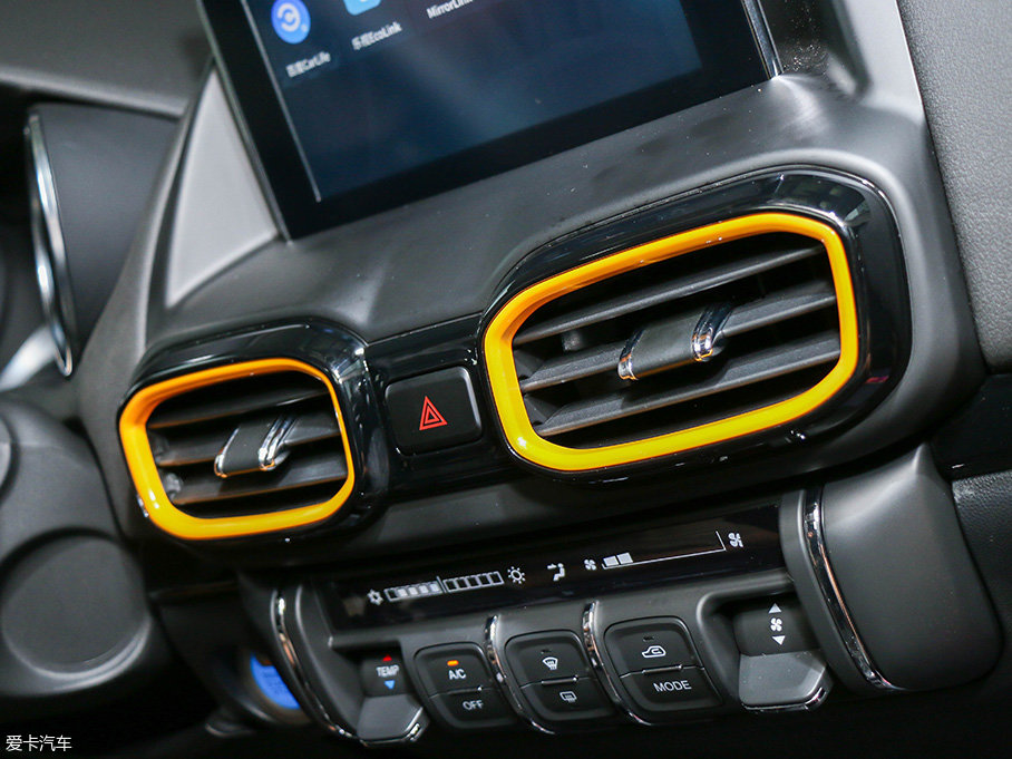 實(shí)拍東風(fēng)風(fēng)神AX4