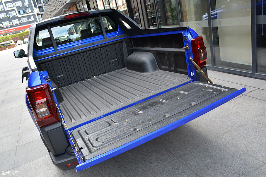 愛卡實(shí)拍全新江鈴域虎