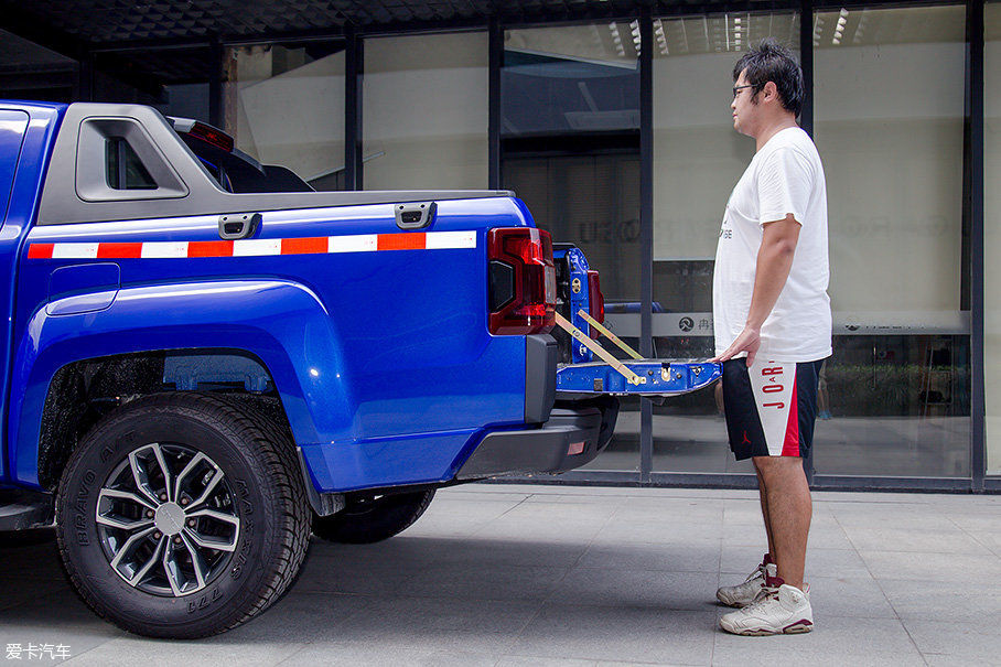 愛卡實(shí)拍全新江鈴域虎