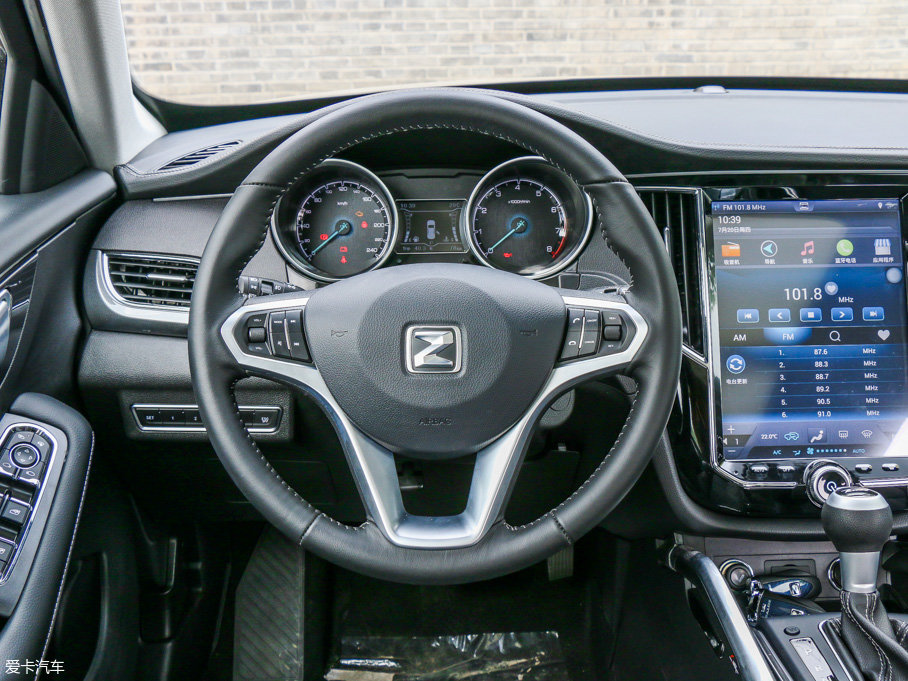 實拍眾泰新款SR7