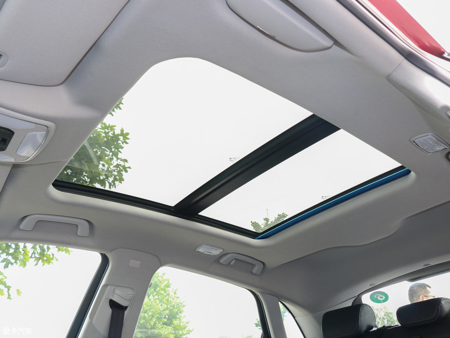 實拍眾泰新款SR7