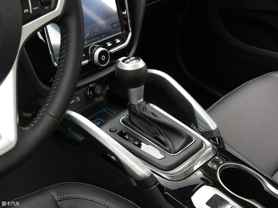 實拍眾泰新款SR7