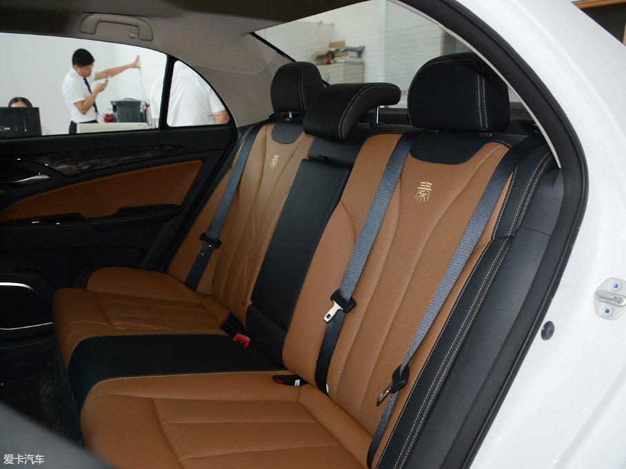 愛卡實拍2017款比亞迪秦