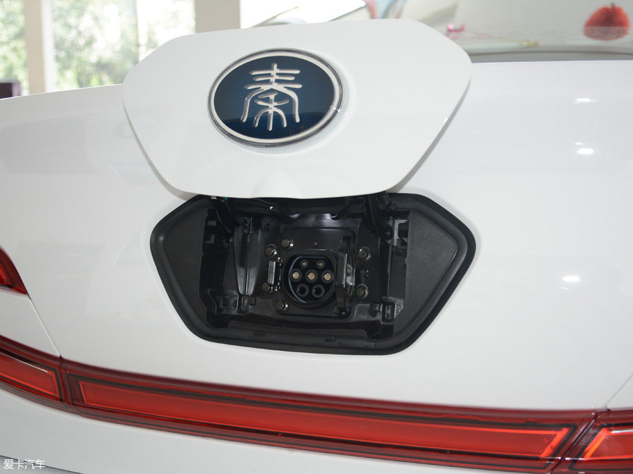愛卡實拍2017款比亞迪秦