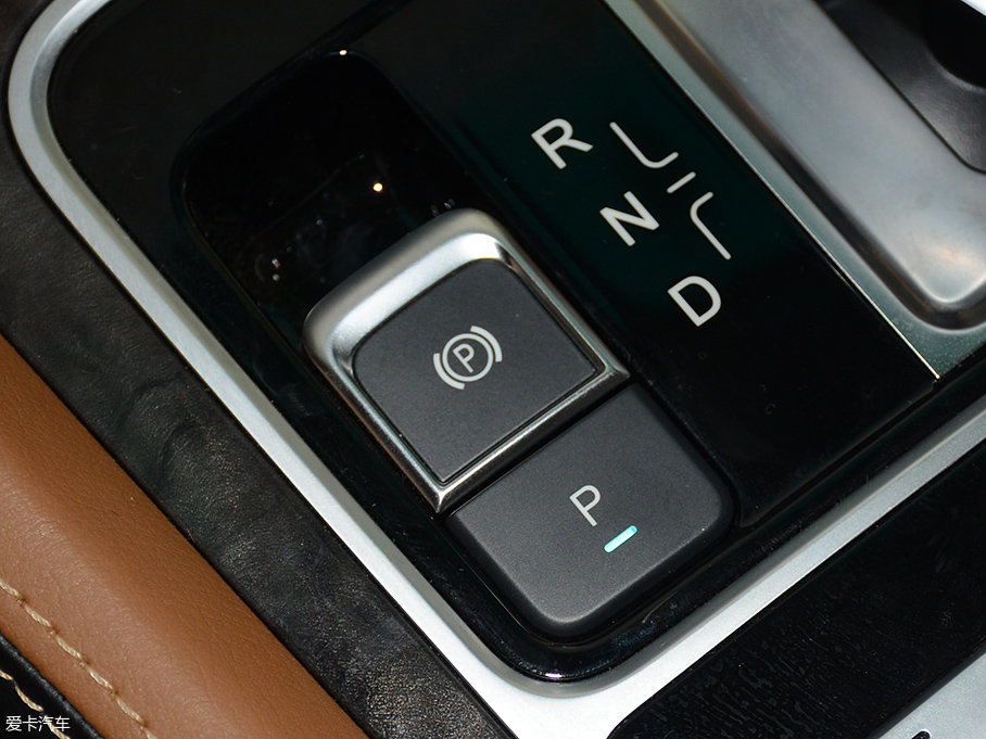 愛卡實拍2017款比亞迪秦