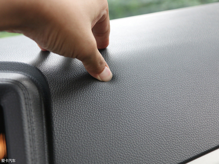 愛卡實拍東風啟辰D60