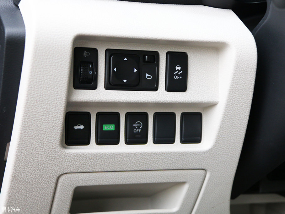 愛卡實拍東風啟辰D60