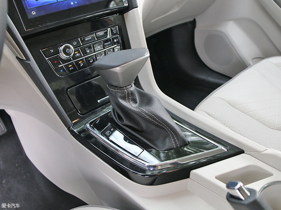 愛卡實拍東風啟辰D60