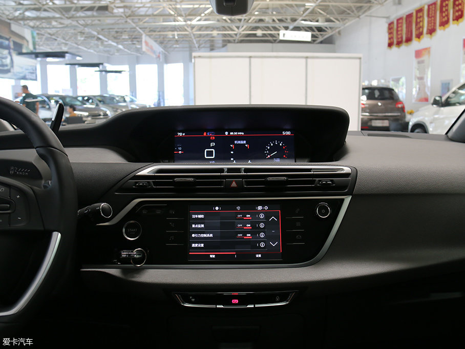 實(shí)拍雪鐵龍C4 Picasso