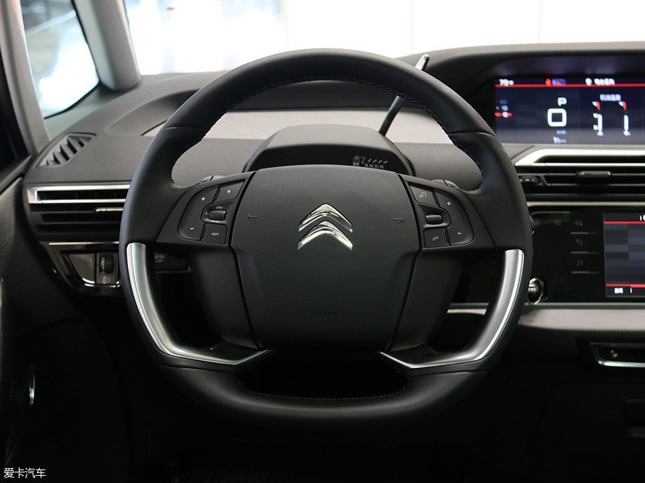 實(shí)拍雪鐵龍C4 Picasso