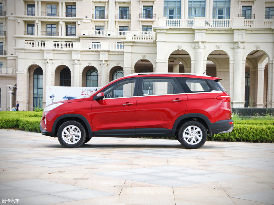 愛卡實(shí)拍五菱宏光S3