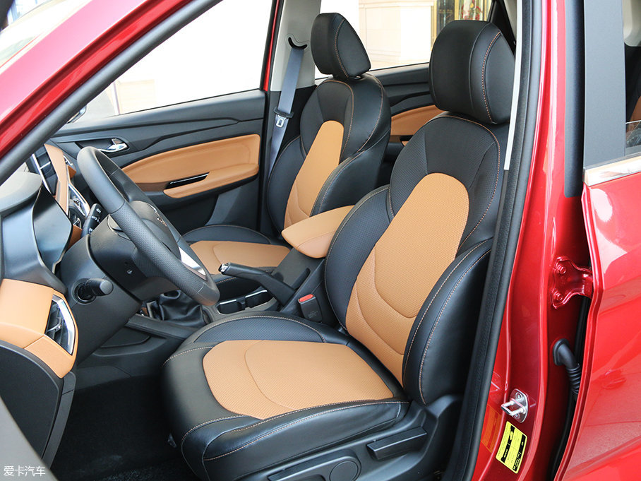 愛卡實拍五菱宏光S3