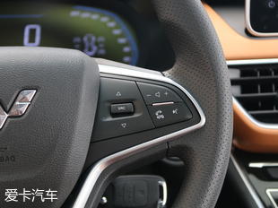 愛卡實拍五菱宏光S3