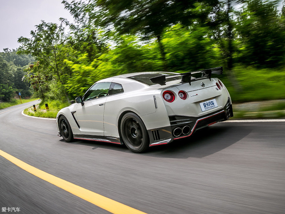 御姐約豪車 雨中的低調戰神GTR nismo