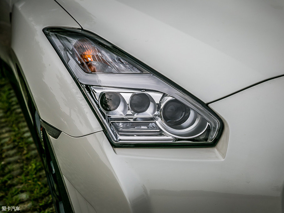 御姐約豪車 雨中的低調(diào)戰(zhàn)神GTR nismo