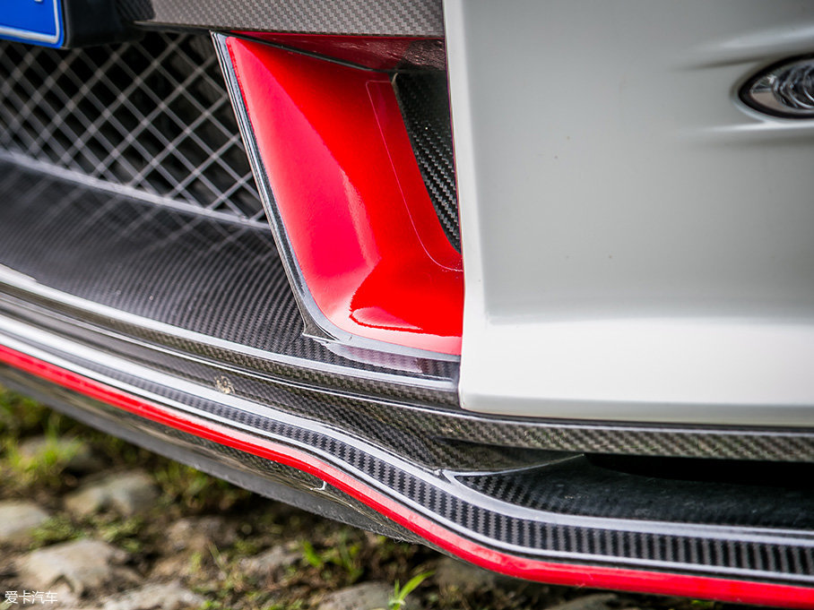 御姐約豪車 雨中的低調(diào)戰(zhàn)神GTR nismo