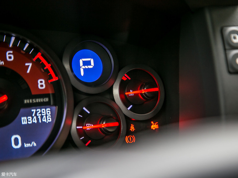 御姐約豪車 雨中的低調戰神GTR nismo