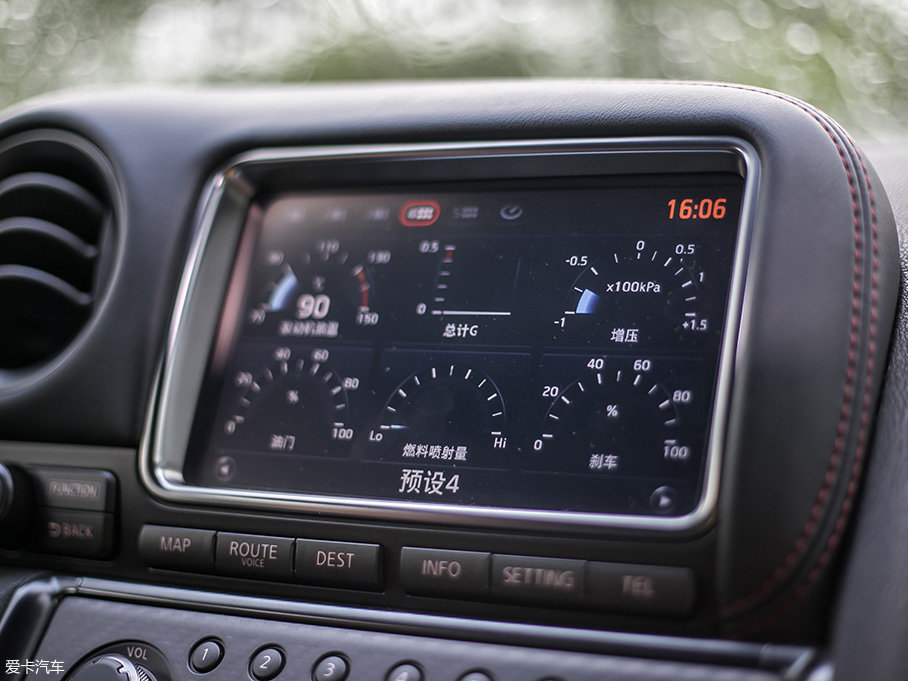 御姐約豪車 雨中的低調戰神GTR nismo