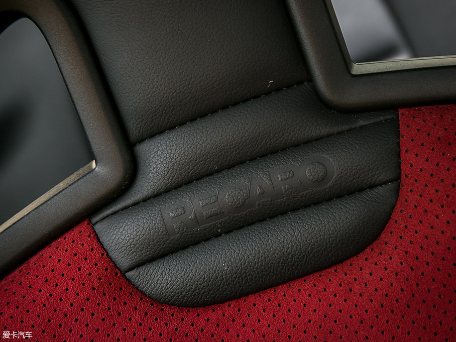 御姐約豪車 雨中的低調戰神GTR nismo