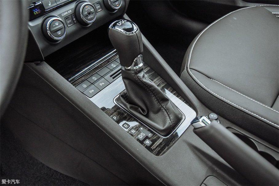 新明銳與英朗間的較量