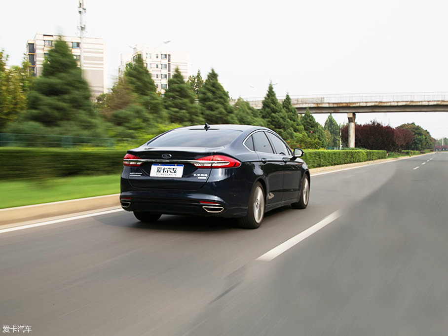 中型車橫評測試篇