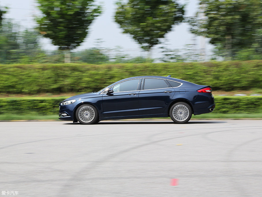 中型車橫評測試篇