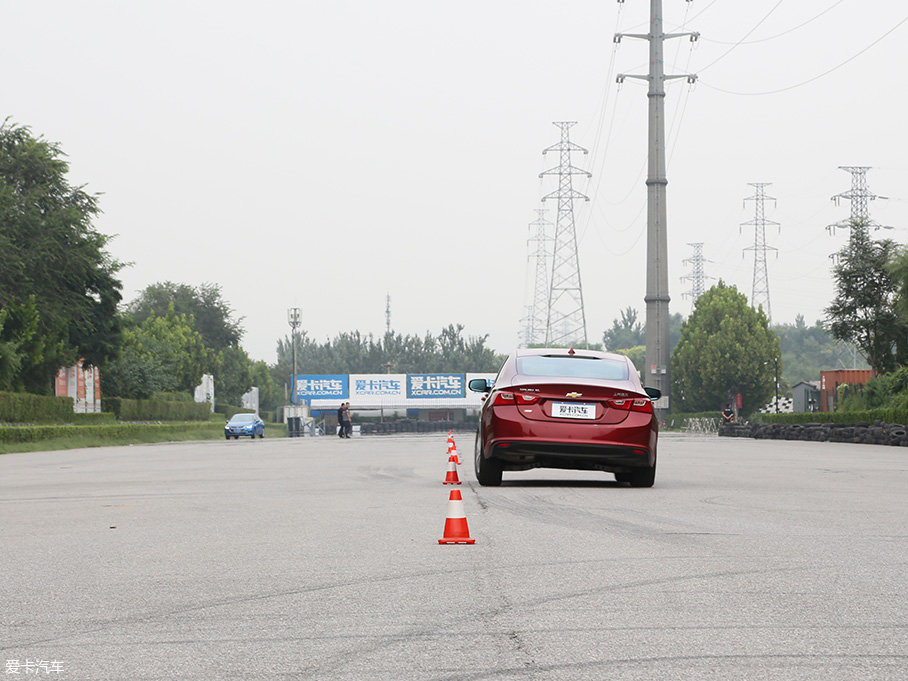 中型車橫評測試篇