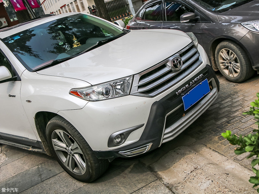 教師節搗蛋 學渣重返校園探秘老師座駕